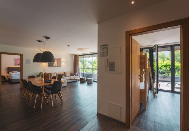 Ferienwohnung in Zell am See - SR, Top 4 - Ap. 87m² mit 2 SZ, Terrasse 50m² Ferienwohnung in Zell am See - SR, Top 4 - Ap. 87m² mit 2 SZ, Terrasse 50m²