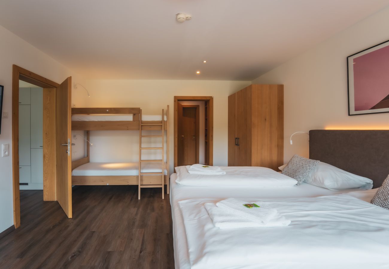 Ferienwohnung in Zell am See - SR, Top 4 - Ap. 87m² mit 2 SZ, Terrasse 50m² Ferienwohnung in Zell am See - SR, Top 4 - Ap. 87m² mit 2 SZ, Terrasse 50m²