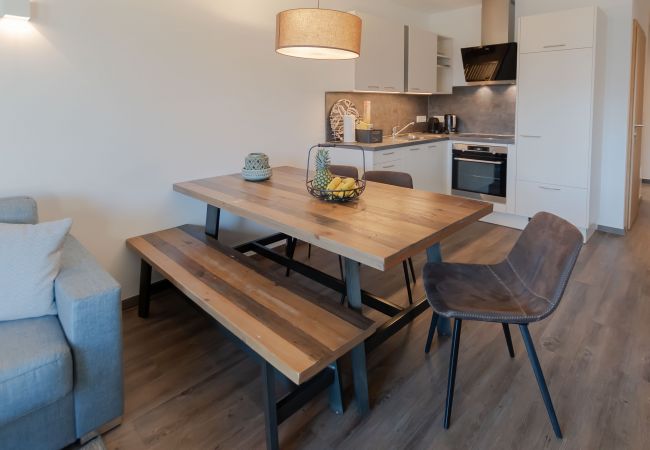 Ferienwohnung in Zell am See - SR, Top 7 - Ap. 60m² mit 2 SZ, Terrasse 20 m² Ferienwohnung in Zell am See - SR, Top 7 - Ap. 60m² mit 2 SZ, Terrasse 20 m²