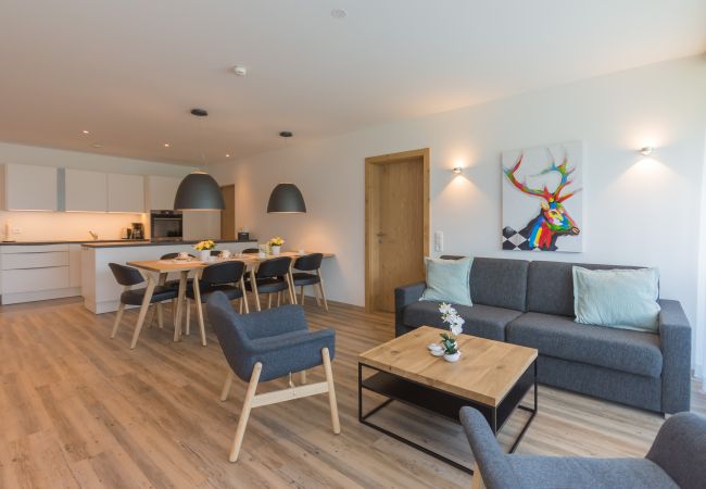 Ferienwohnung in Zell am See - SR, Top 10 - Ap. 86m² mit 2 SZ, Balkon 14m² Ferienwohnung in Zell am See - SR, Top 10 - Ap. 86m² mit 2 SZ, Balkon 14m²