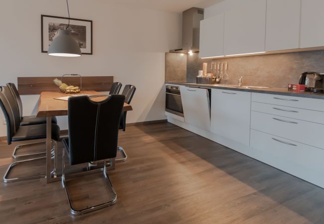 Ferienwohnung in Zell am See - SR, Top 11 - Ap. 67m² mit 2 SZ, Balkon 9m² Ferienwohnung in Zell am See - SR, Top 11 - Ap. 67m² mit 2 SZ, Balkon 9m²