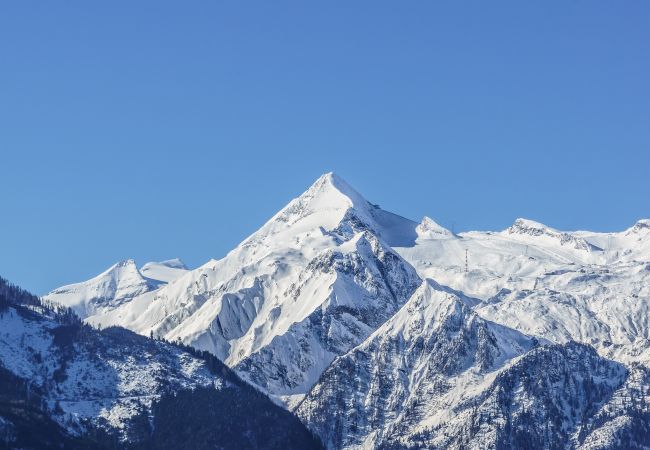 Ferienwohnung in Zell am See - SR, Top 12 - Ap. 60m² mit 2 SZ, Balkon 9m² Ferienwohnung in Zell am See - SR, Top 12 - Ap. 60m² mit 2 SZ, Balkon 9m²