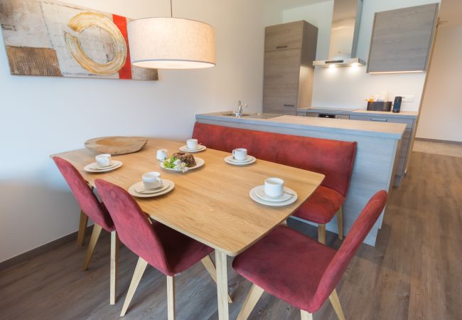 Ferienwohnung in Zell am See - SR, Top 12 - Ap. 60m² mit 2 SZ, Balkon 9m² Ferienwohnung in Zell am See - SR, Top 12 - Ap. 60m² mit 2 SZ, Balkon 9m²