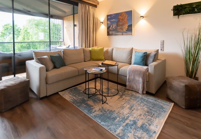 Ferienwohnung in Zell am See - SR, Top 13 - Ap. 100m² mit 3 SZ, Balkon 11m² Ferienwohnung in Zell am See - SR, Top 13 - Ap. 100m² mit 3 SZ, Balkon 11m²