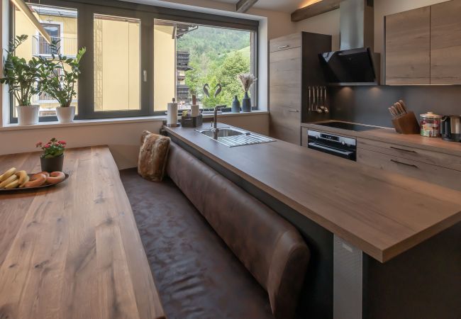 Ferienwohnung in Zell am See - SR, Top 13 - Ap. 100m² mit 3 SZ, Balkon 11m² Ferienwohnung in Zell am See - SR, Top 13 - Ap. 100m² mit 3 SZ, Balkon 11m²