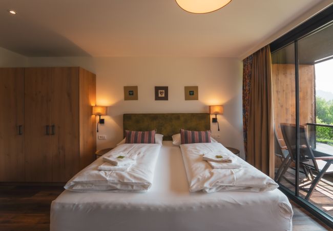 Ferienwohnung in Zell am See - SR, Top 14 - Ap. 87m² mit 2 SZ, Balkon 18m² Ferienwohnung in Zell am See - SR, Top 14 - Ap. 87m² mit 2 SZ, Balkon 18m²