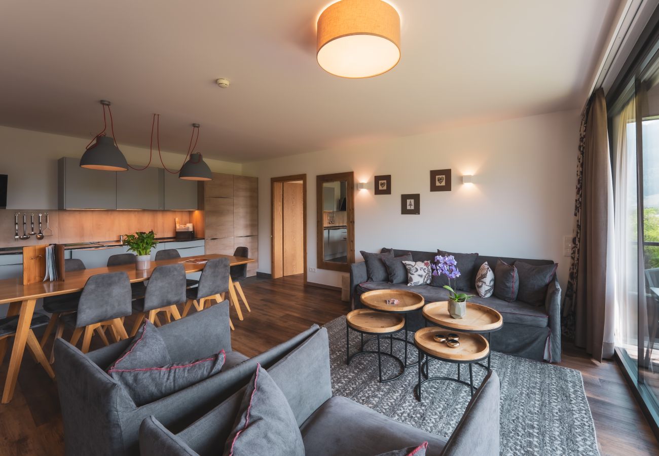 Ferienwohnung in Zell am See - SR, Top 14 - Ap. 87m² mit 2 SZ, Balkon 18m²