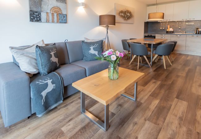Ferienwohnung in Zell am See - SR, Top 16 - Ap. 67m² mit 2 SZ, Balkon 9m² Ferienwohnung in Zell am See - SR, Top 16 - Ap. 67m² mit 2 SZ, Balkon 9m²