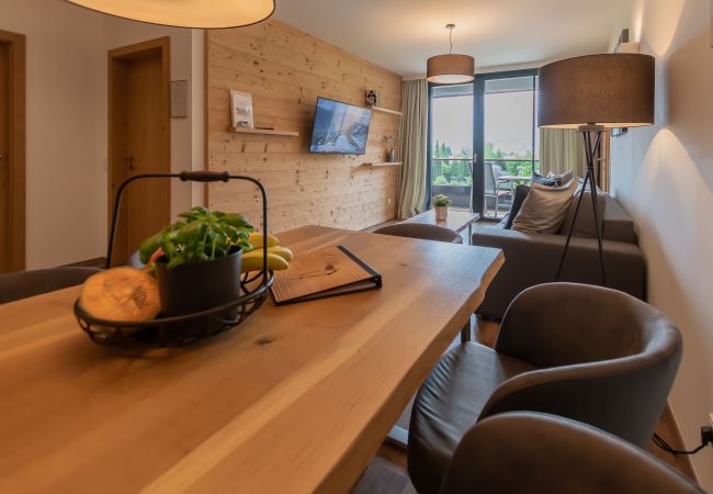 Ferienwohnung in Zell am See - SR, Top 16 - Ap. 67m² mit 2 SZ, Balkon 9m² Ferienwohnung in Zell am See - SR, Top 16 - Ap. 67m² mit 2 SZ, Balkon 9m²